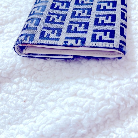Fendi wallet made in Italy luxury item - Picture 6 of 7
